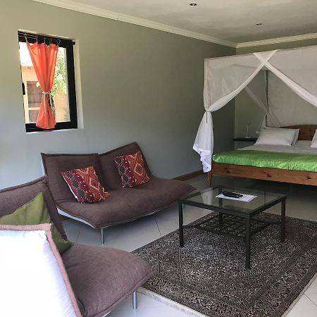 Aramesh Guesthouse And B&B Midrand Exterior photo
